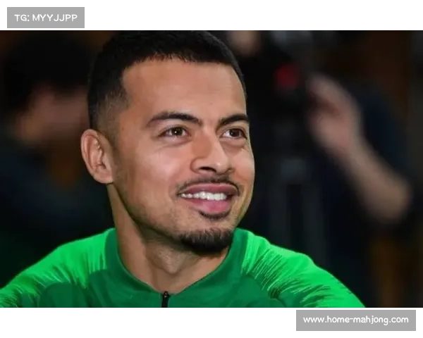 归化球员李可复出加盟成都蓉城重返赛场助力球队再创辉煌